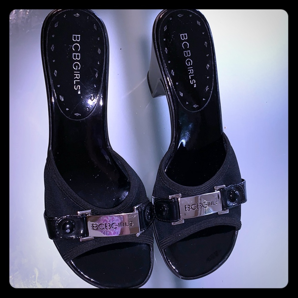 EUC BCBG Black heels Size 7B or 37